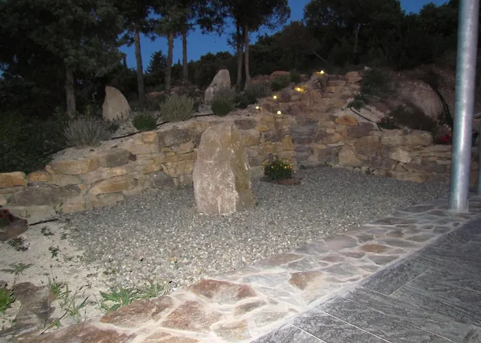 In Einer Hoehle Mit Privatparkplatz By Interhome Hébergement de vacances Solèminis